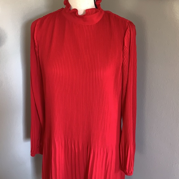 Chelsea 28 red dress pleated - Picture 2 of 8